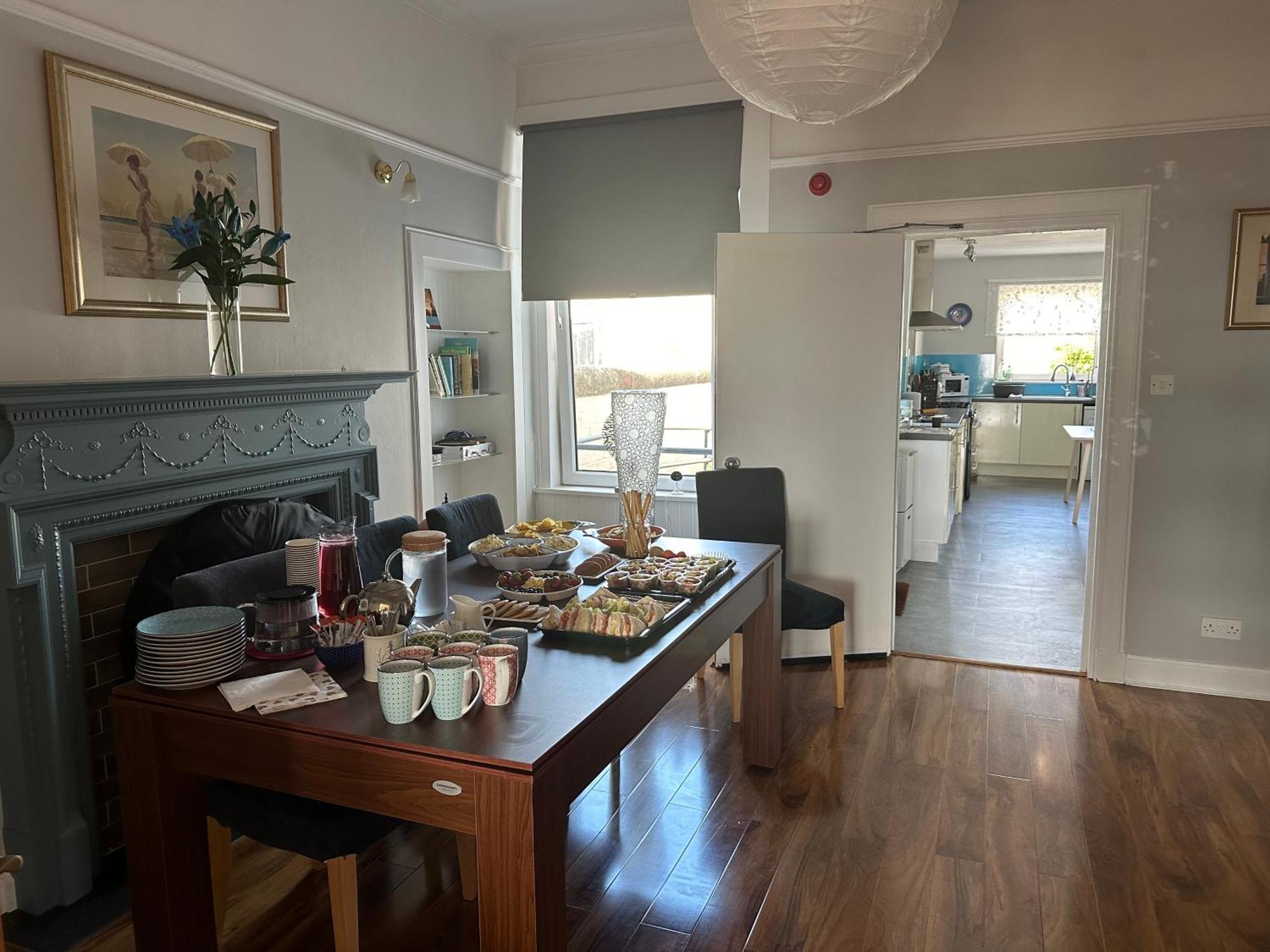 Отель The Cairns Leven Leven  Экстерьер фото