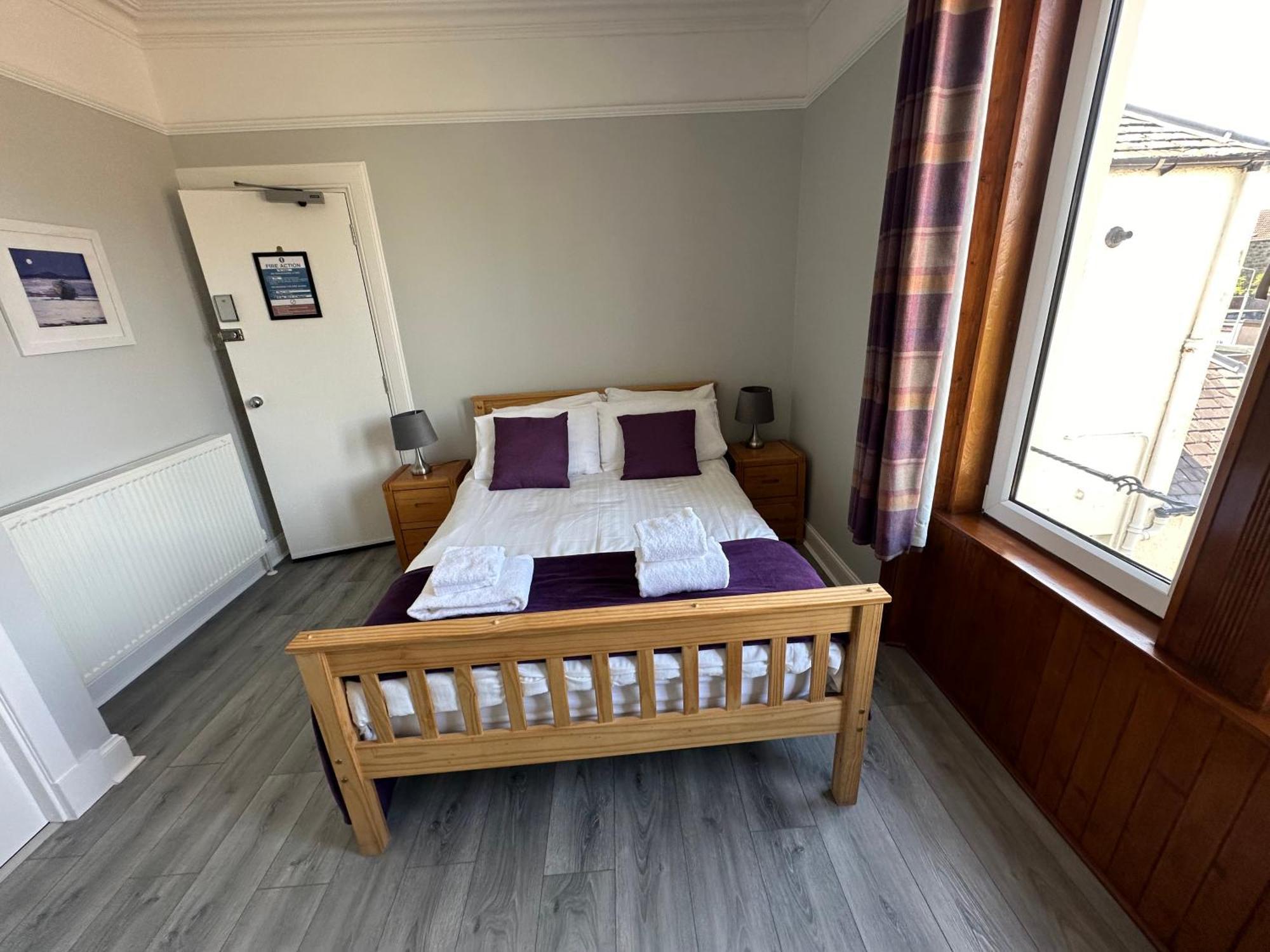 Отель The Cairns Leven Leven  Экстерьер фото