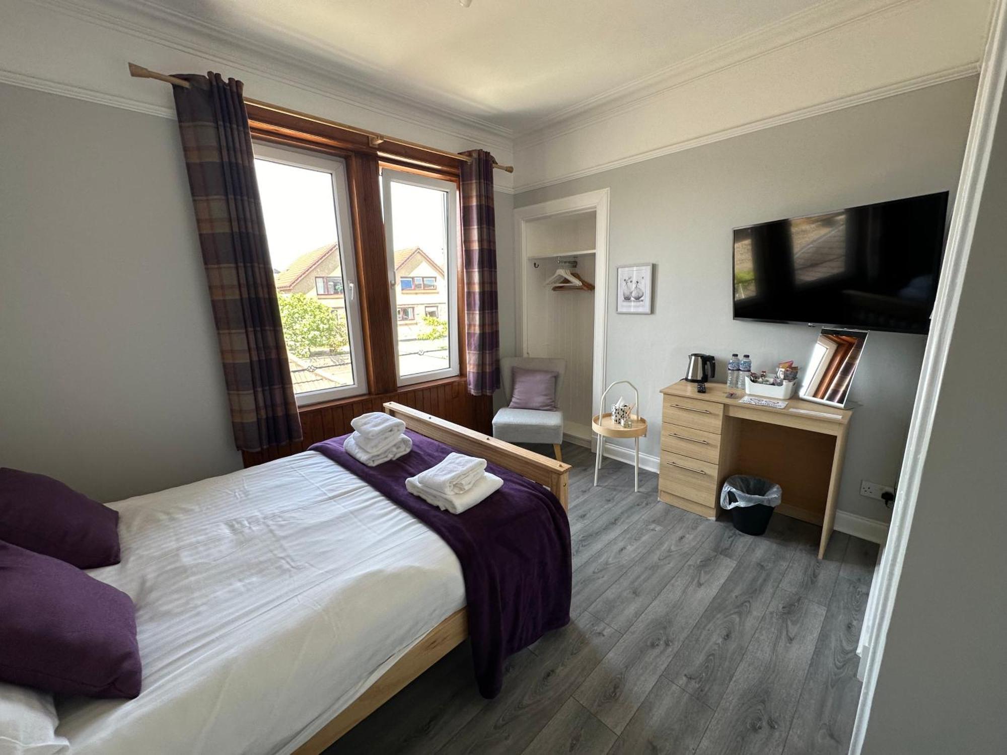 Отель The Cairns Leven Leven  Экстерьер фото