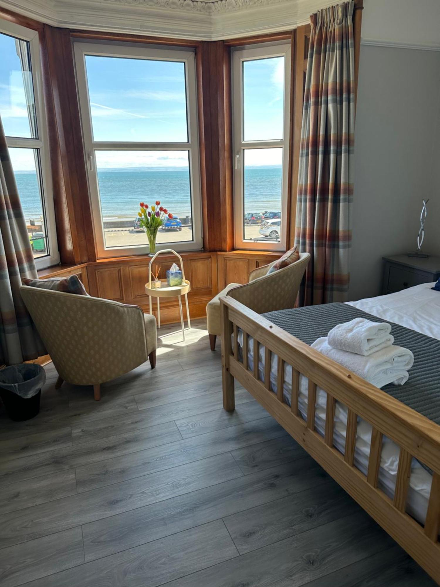 Отель The Cairns Leven Leven  Экстерьер фото