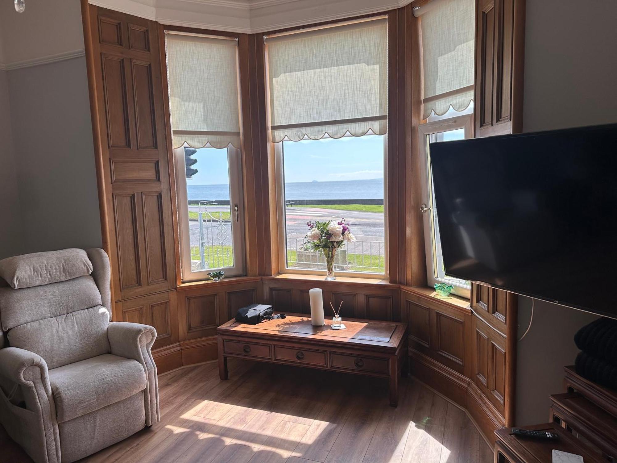 Отель The Cairns Leven Leven  Экстерьер фото