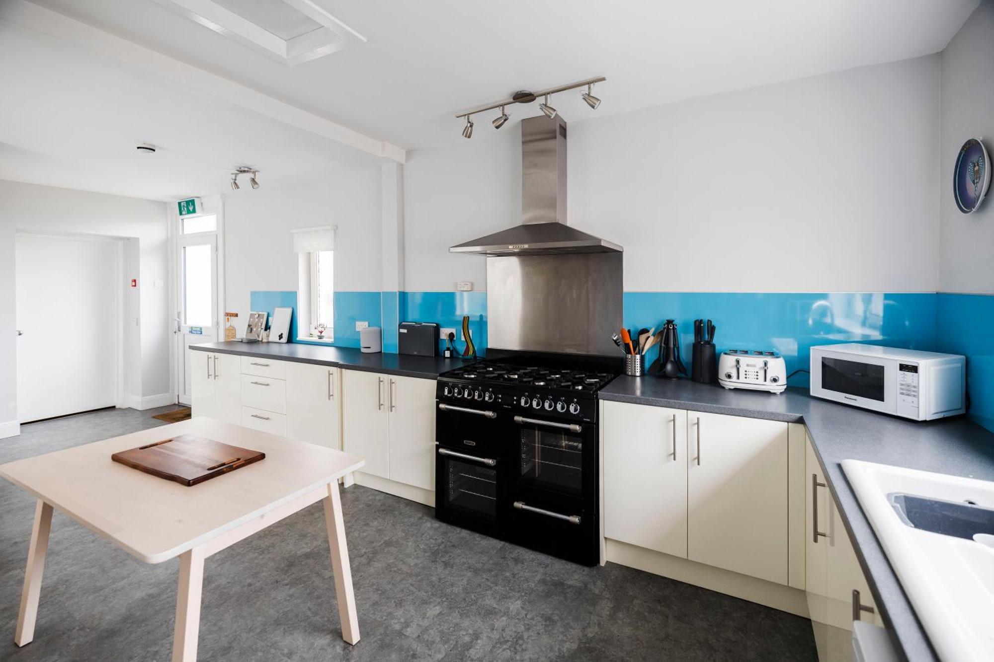 Отель The Cairns Leven Leven  Экстерьер фото