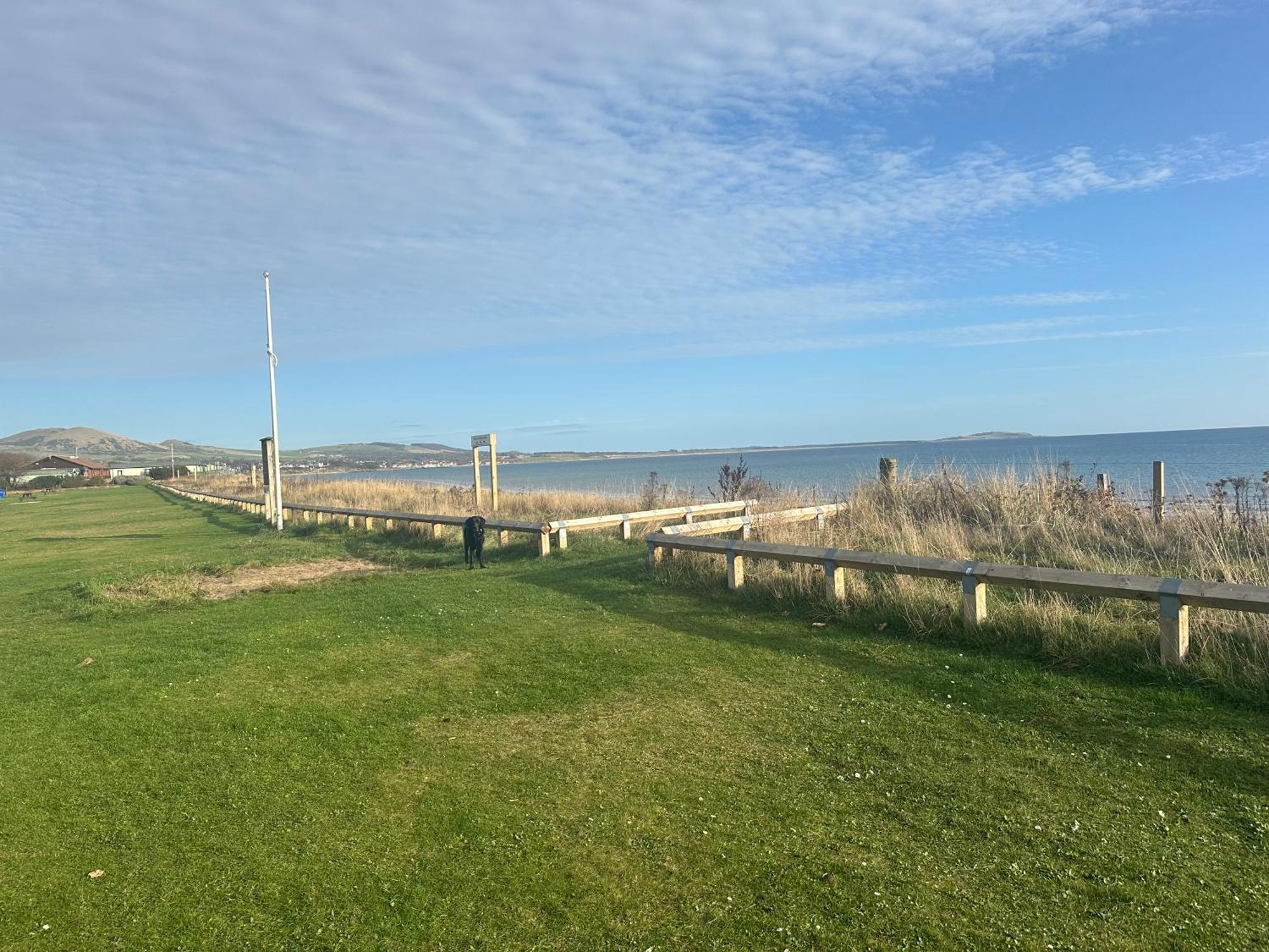 Отель The Cairns Leven Leven  Экстерьер фото