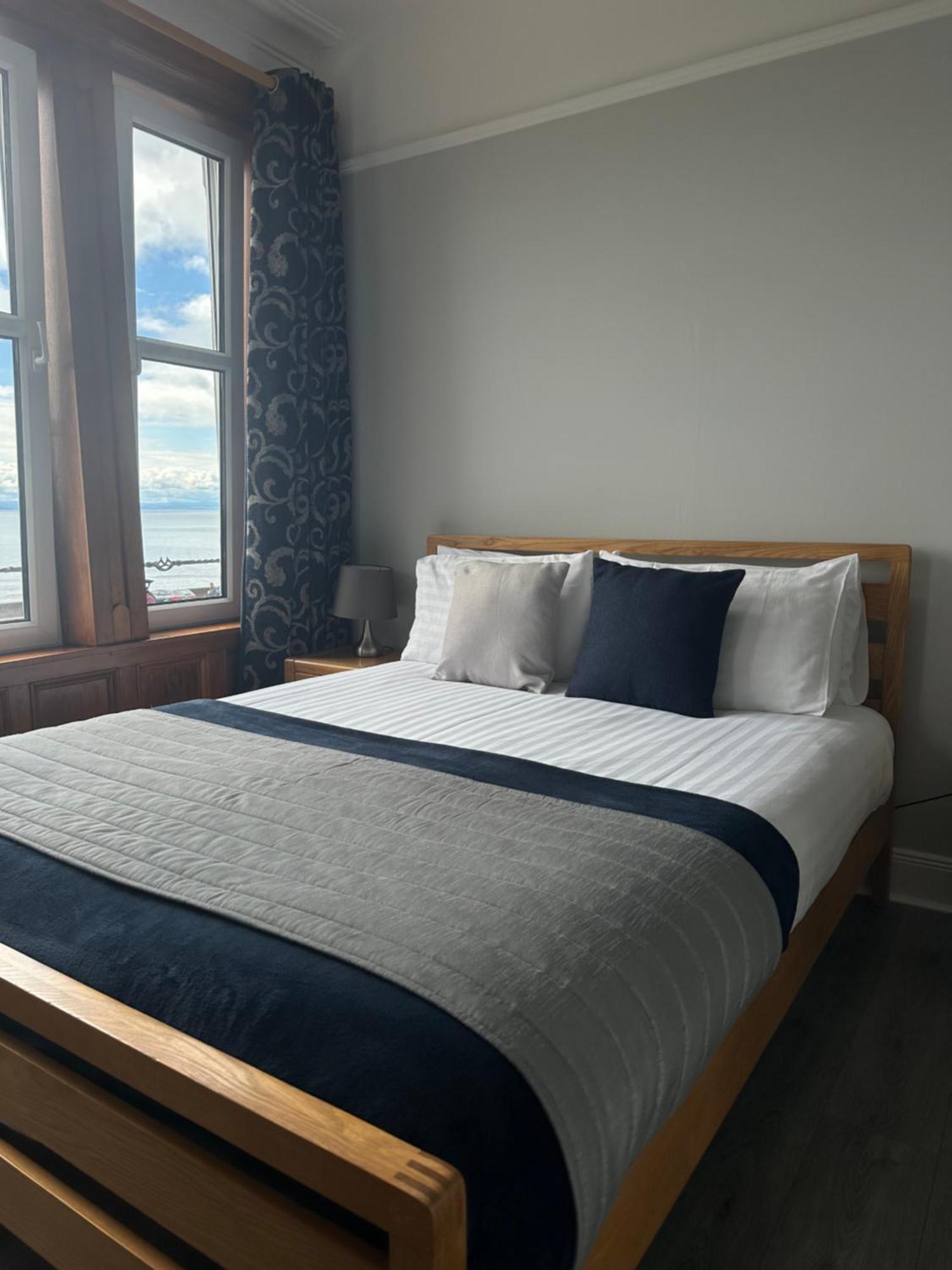 Отель The Cairns Leven Leven  Экстерьер фото